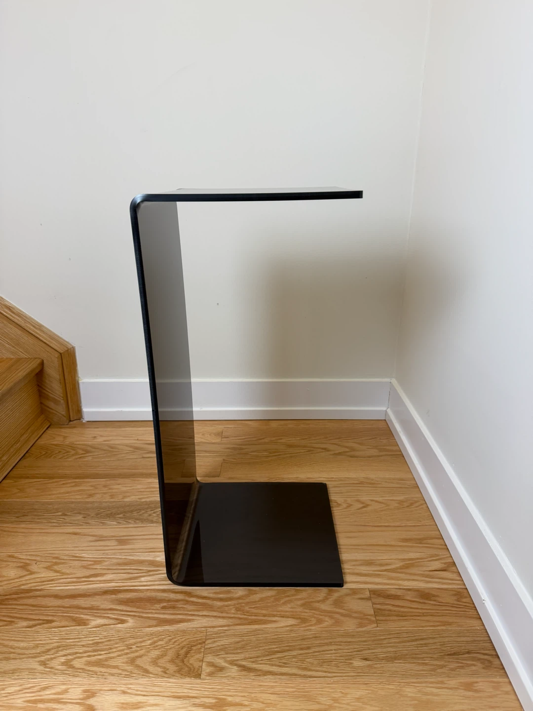 Modern Acrylic C-Shape Side Table - photo 3