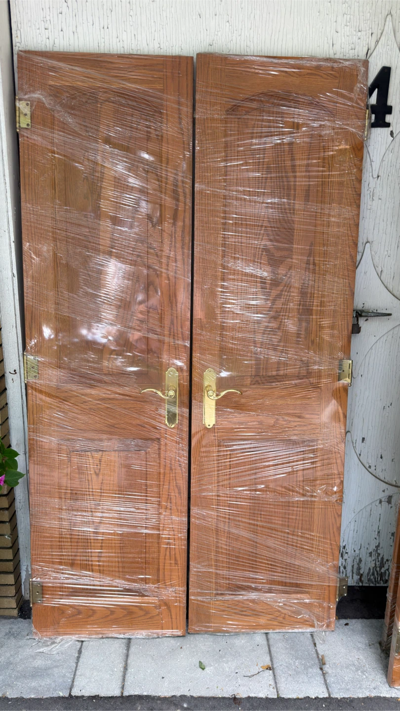 Multiple Solid Oak Interior Doors with Hardware - photo 2