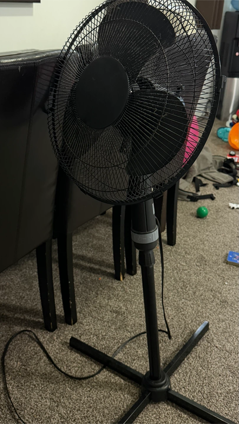Black Pedestal Fan ( need to fix leg)