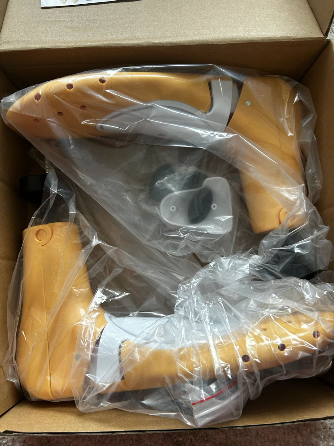 Adjustable Shoe Stretcher Pair - photo 2