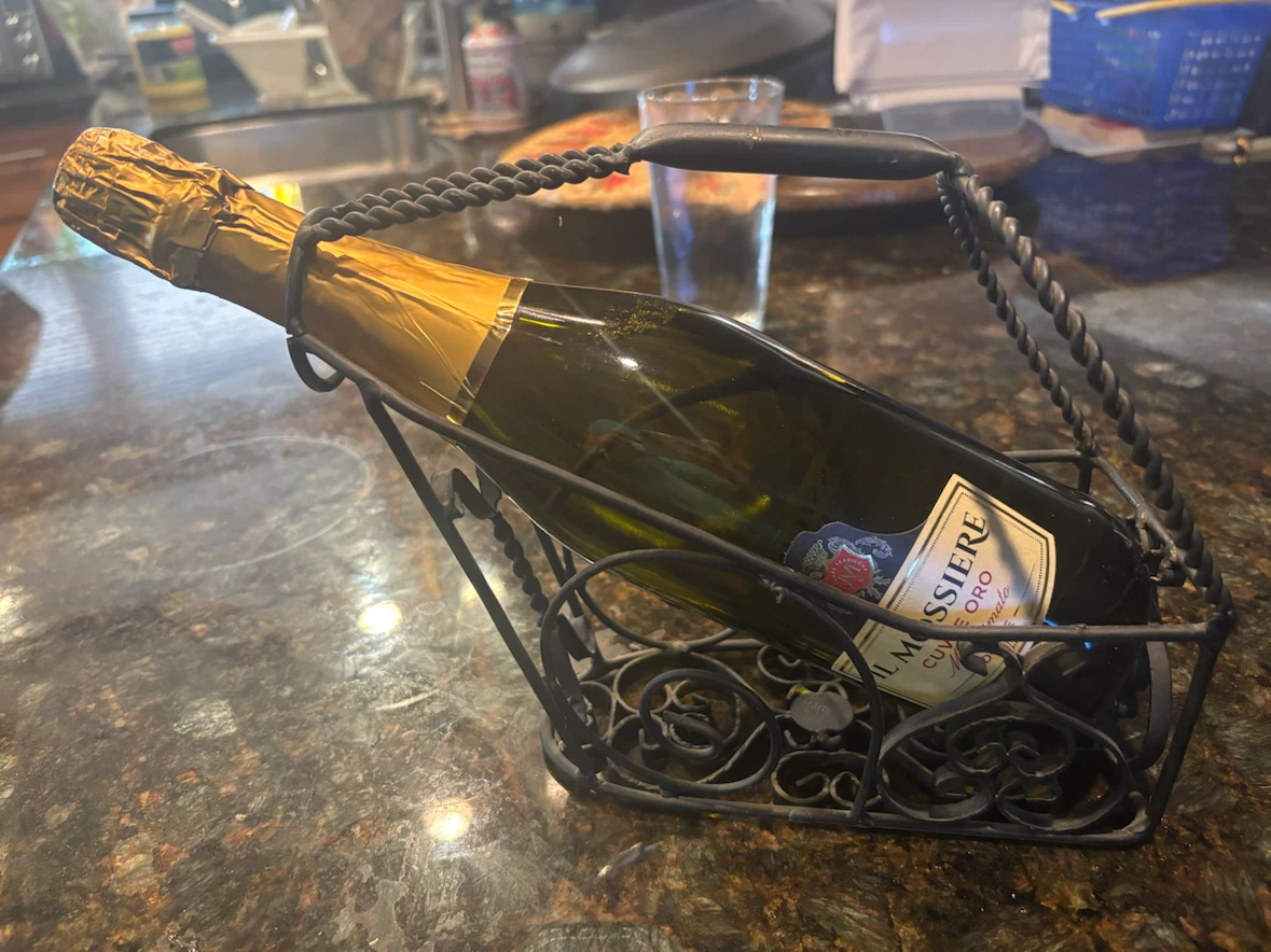 Wrought iron wine bottle caddy - photo 3