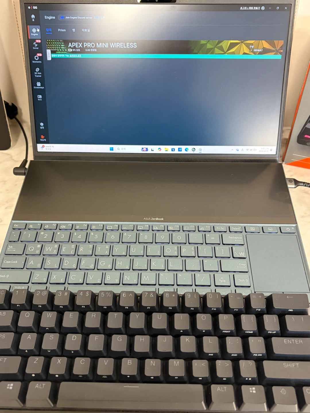 SteelSeries Apex Pro Mini Wireless Gaming Keyboard - photo 5