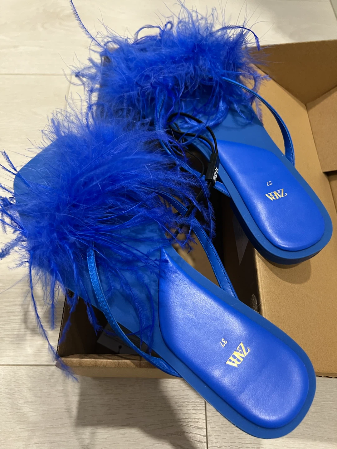 ZARA Blue Feather Flat Sandals NWT Size 37 - photo 3
