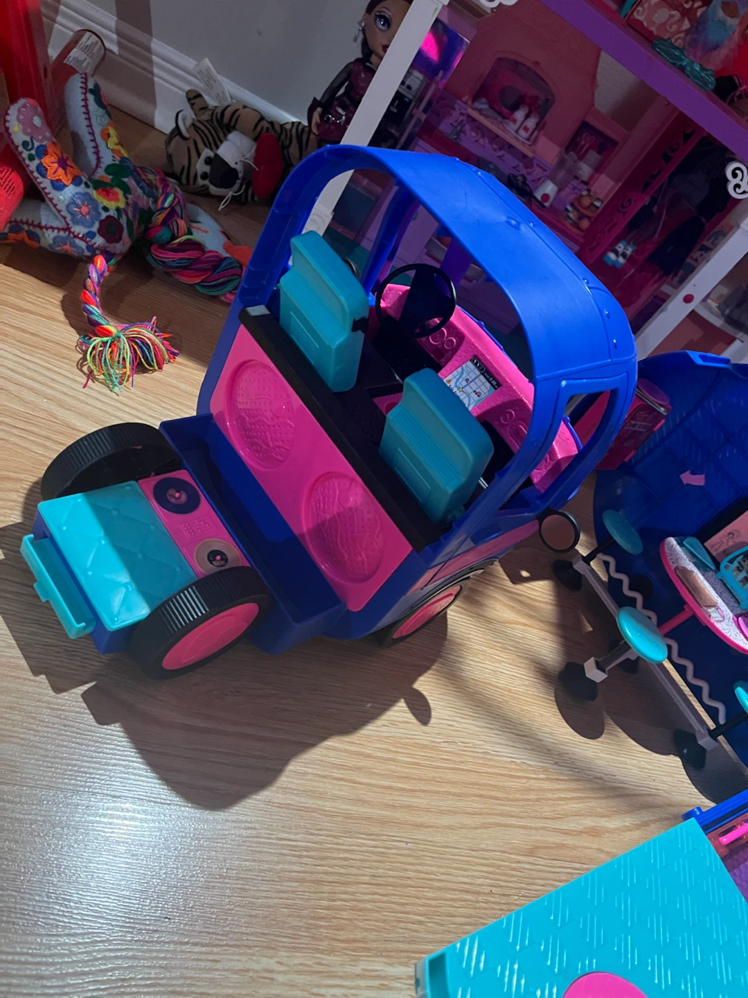 LOL Surprise! Camper Van great condition - photo 3