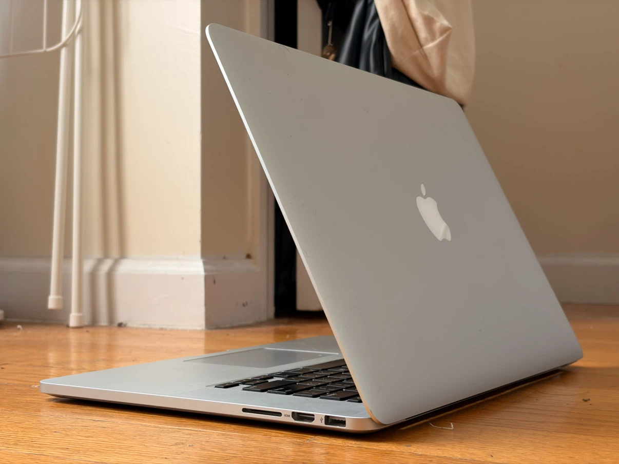 MacBook Pro (Retina, 15-inch, Mid 2015) — 250GB / i7 / 16GB - photo 3