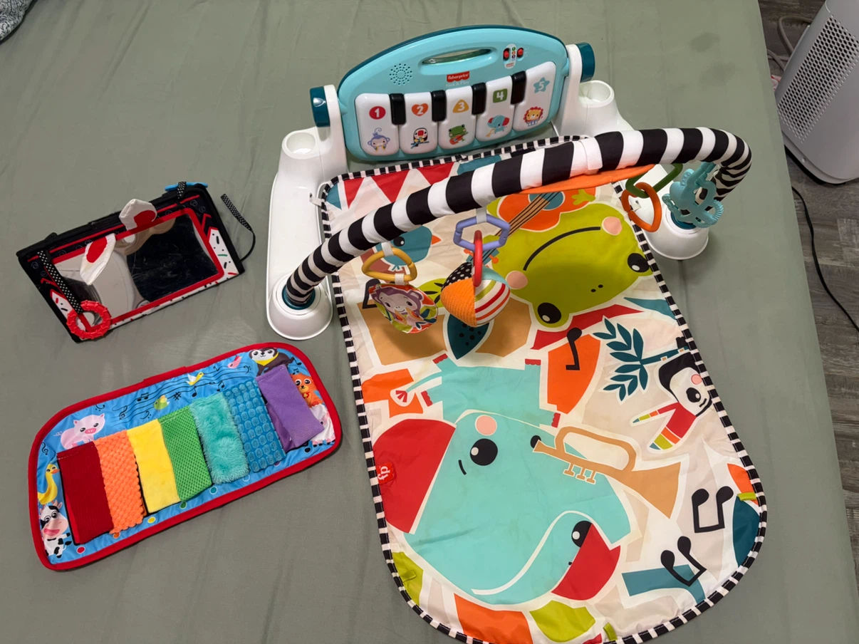 Fisher-Price Play Mat & Kick & Play Piano Gym