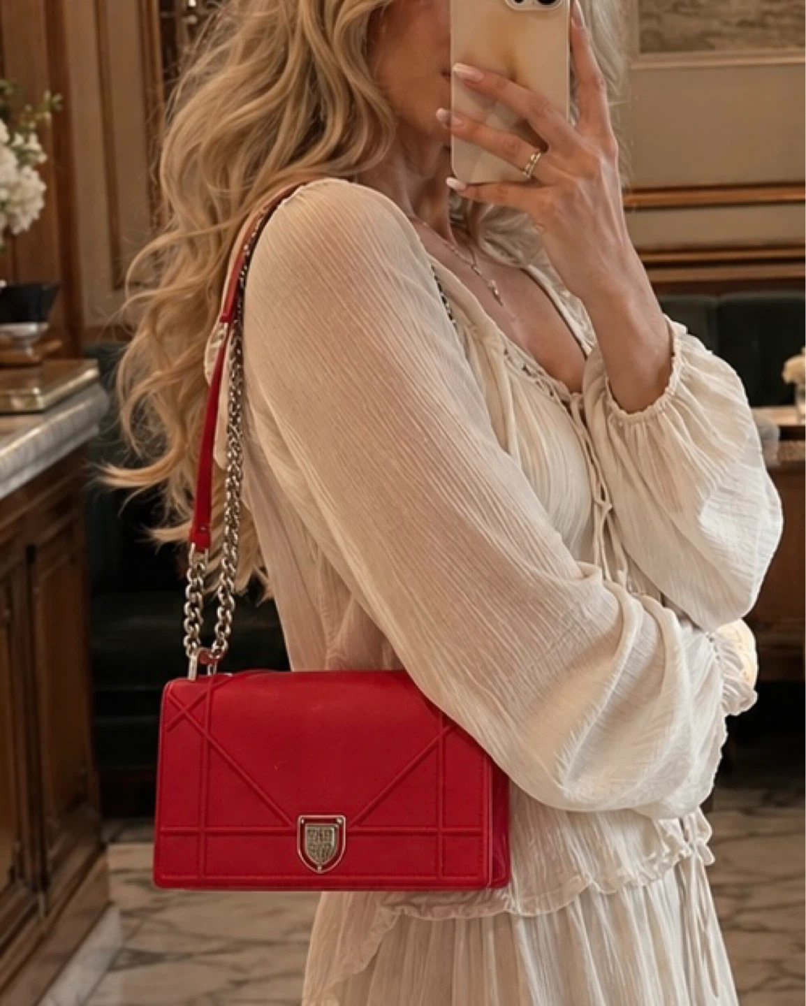 Like new Christian Dior Red Leather Chain Shoulder Bag