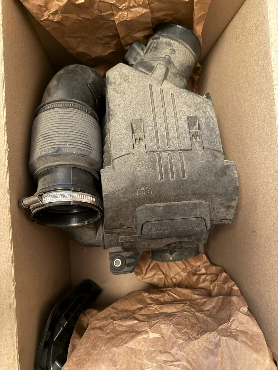 OEM Air Filter Box - 2023 Kia Sorento - photo 3
