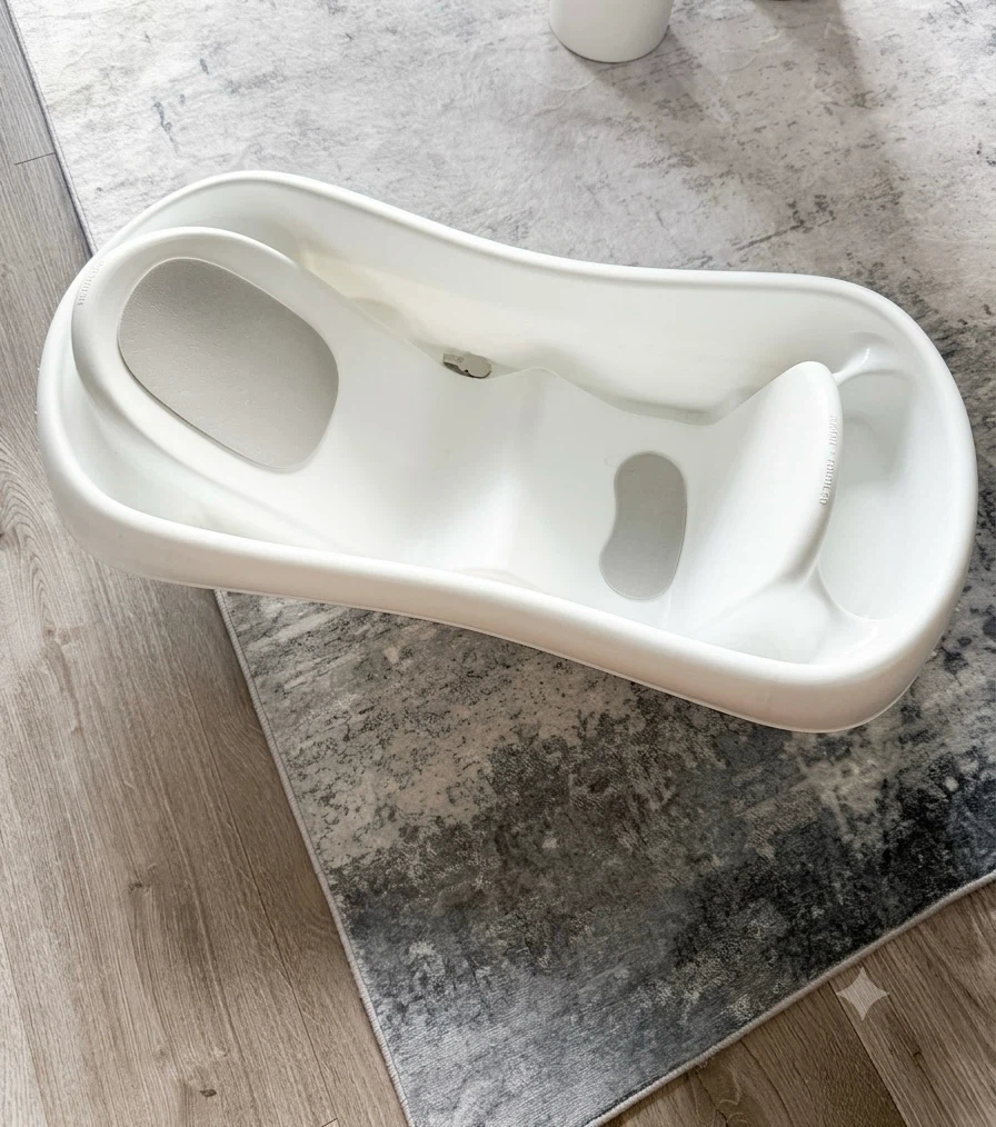 White Infant Baby Bath Tub