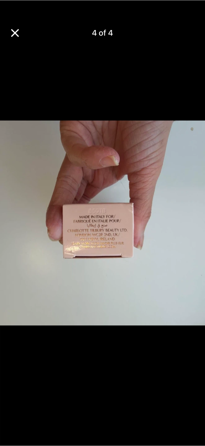 Charlotte Tilbury Airbrush Flawless Foundation 4 Neutral - photo 4