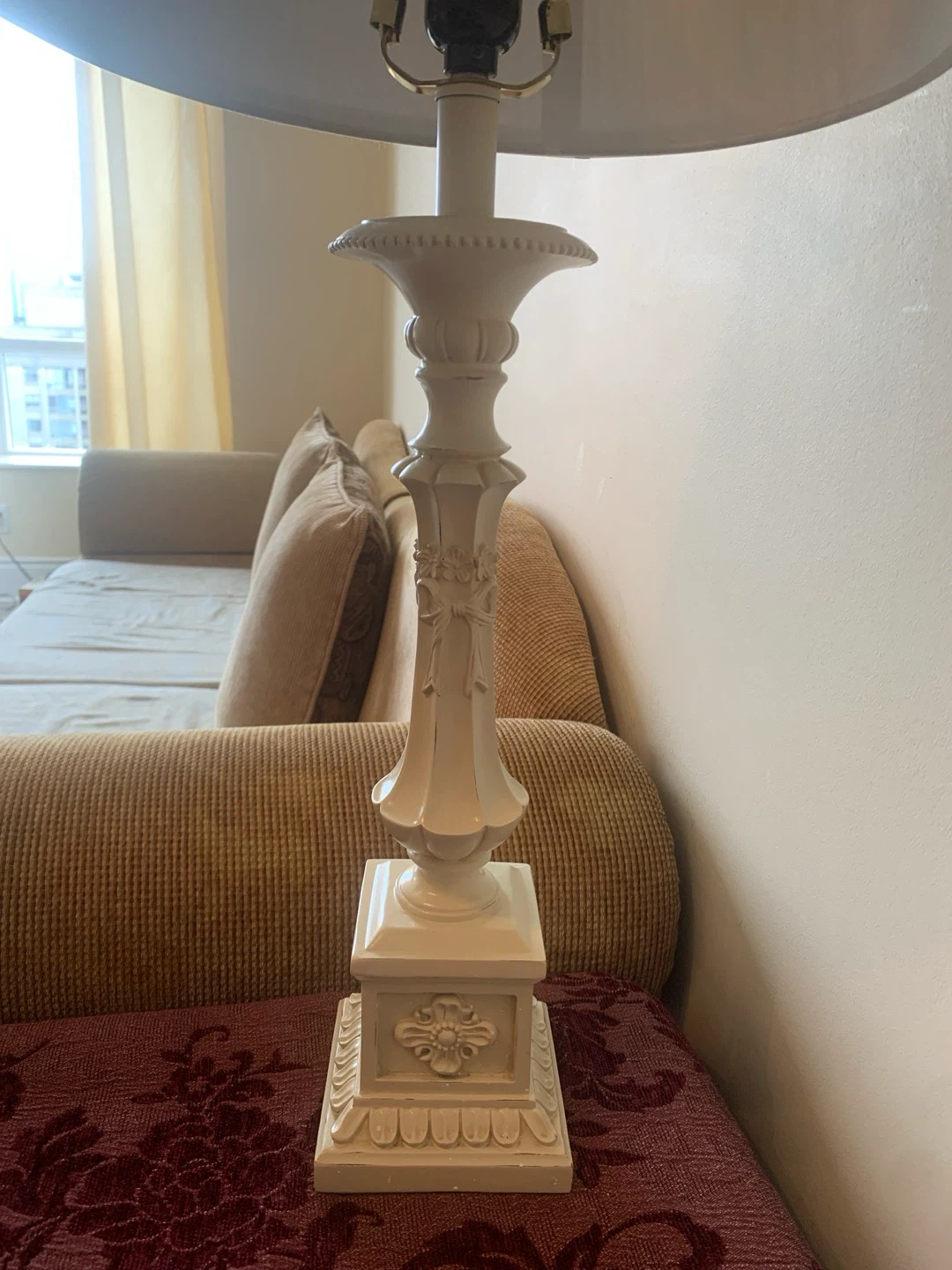 White Table Lamp with Decorative Base - photo 2