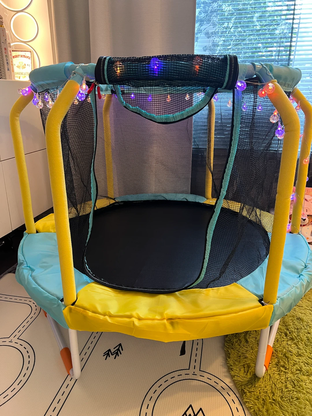 48” Kids Trampoline with Safety Net – Excellent Condition - photo 3