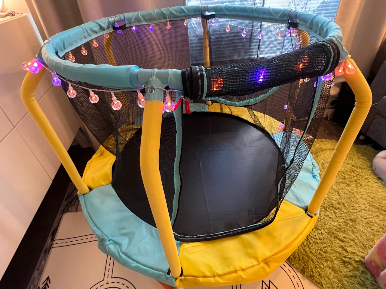 48” Kids Trampoline with Safety Net – Excellent Condition