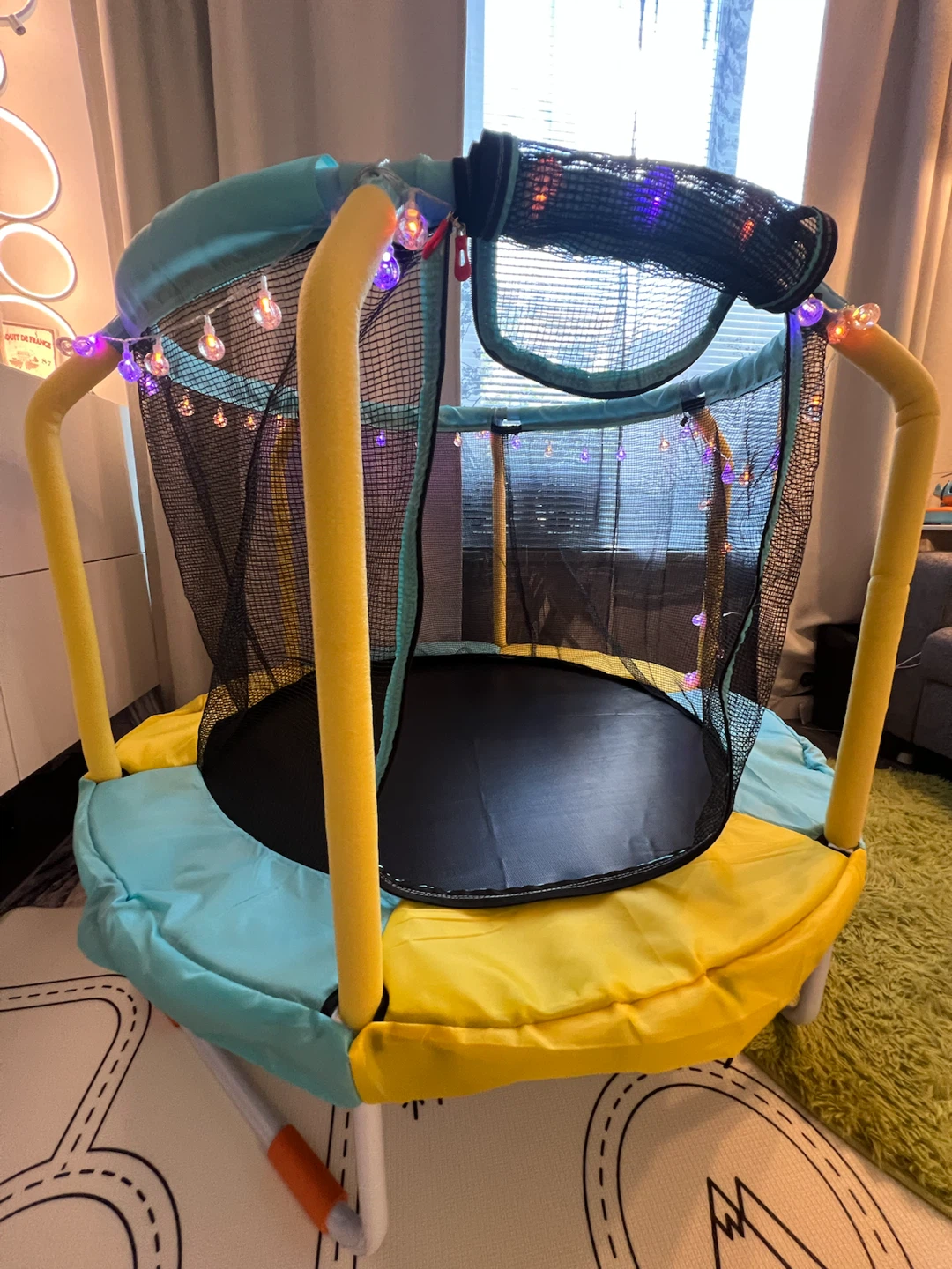 48” Kids Trampoline with Safety Net – Excellent Condition - photo 2