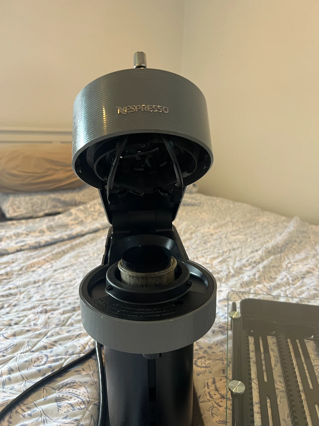 Nespresso Vertuo Next Coffee Machine + Glass Capsule Drawer - photo 3