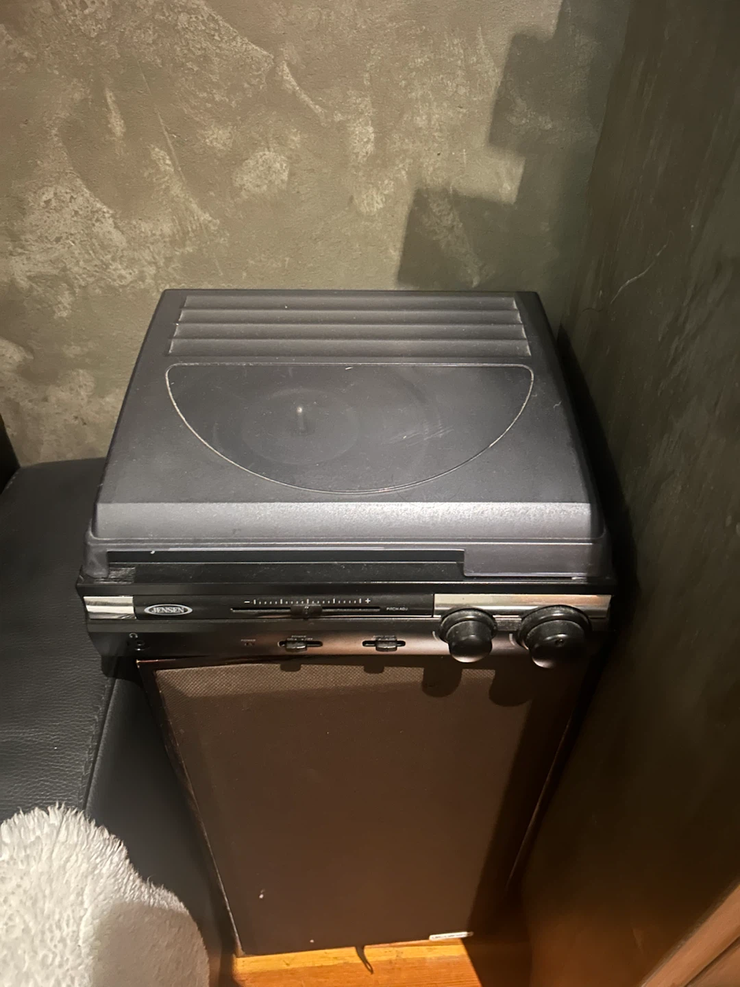 Jensen Turntable Record Player