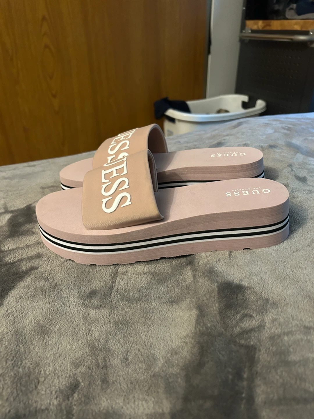 GUESS Pink Platform Slides - Size 8 - photo 3