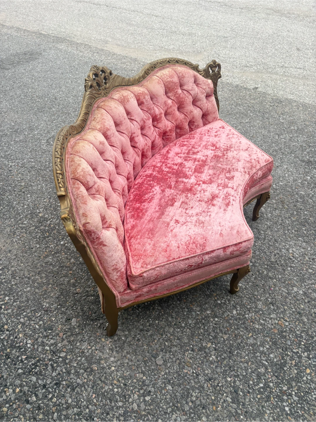 Free delivery used Vintage Pink Settee - photo 4