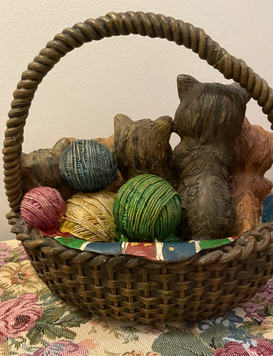 Kittens in Basket Figurine - photo 2