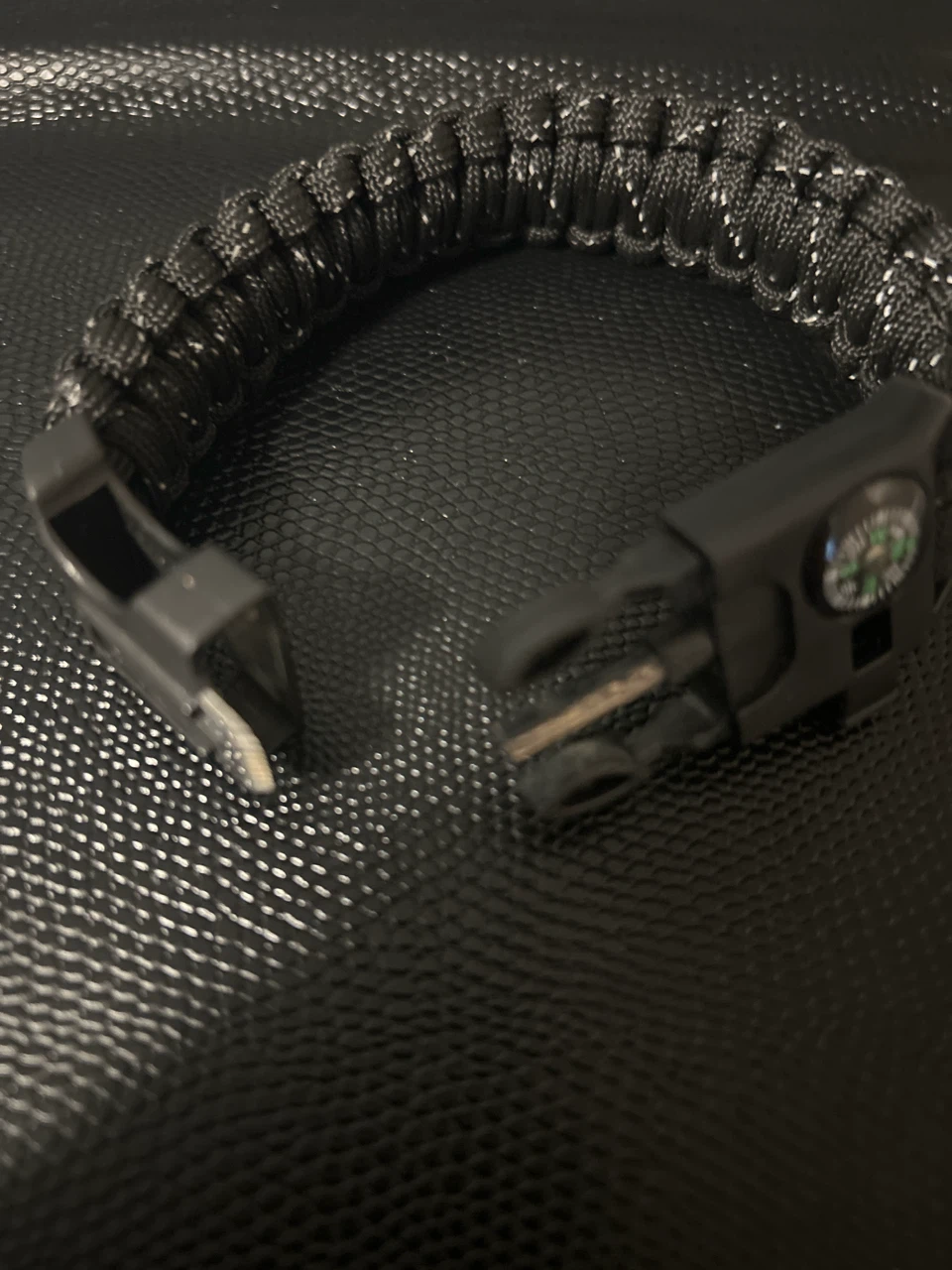 Black Paracord Survival Bracelet with Compass - photo 3