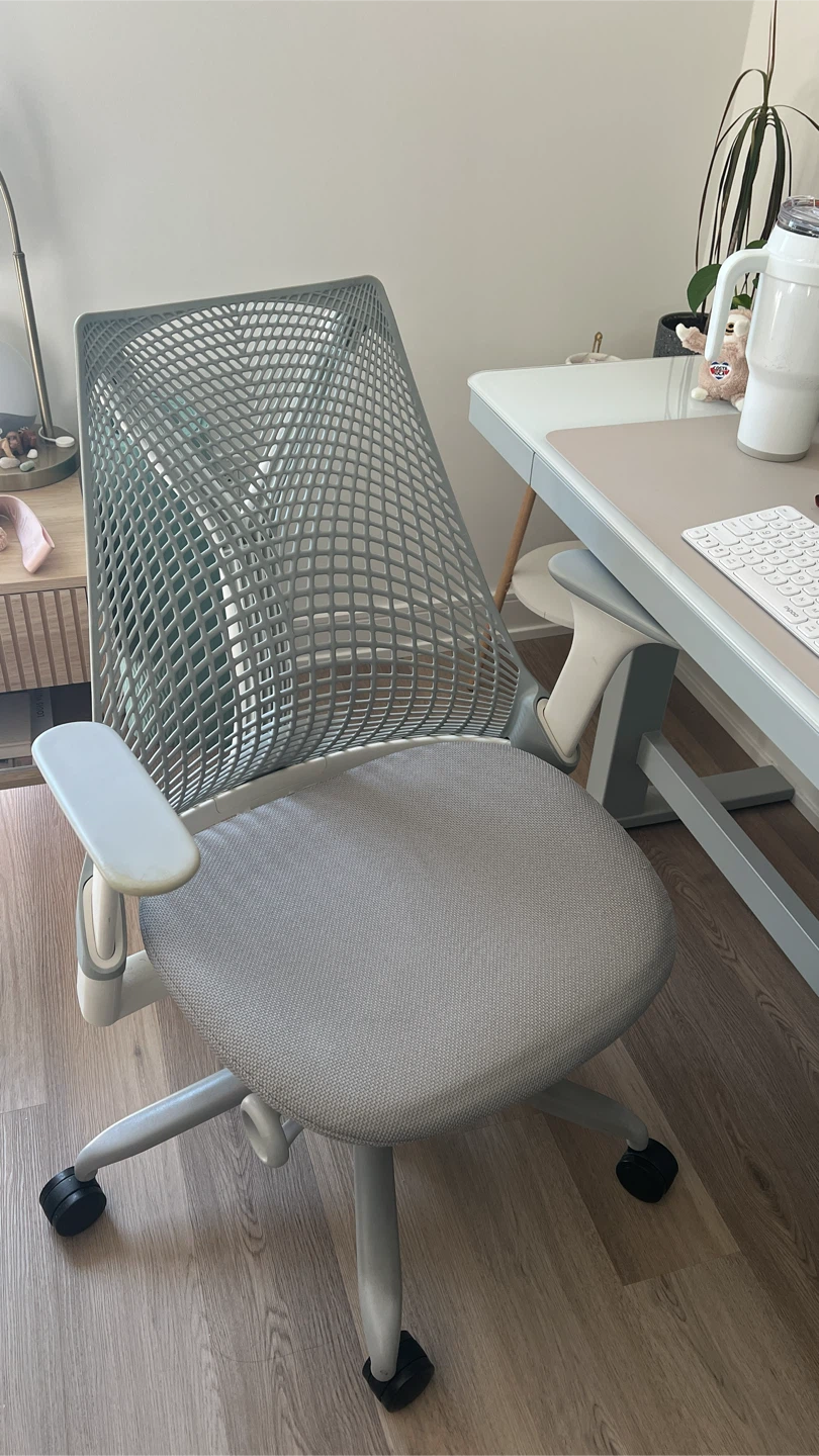 Herman Miller Aeron Chair