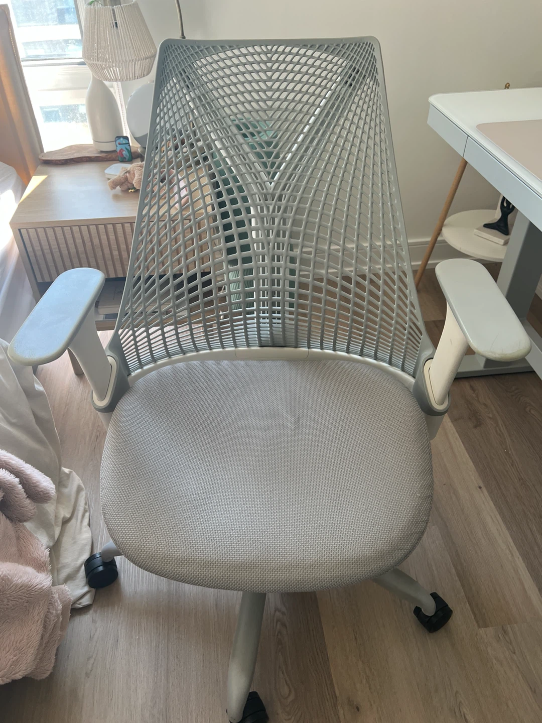 Herman Miller Aeron Chair - photo 3