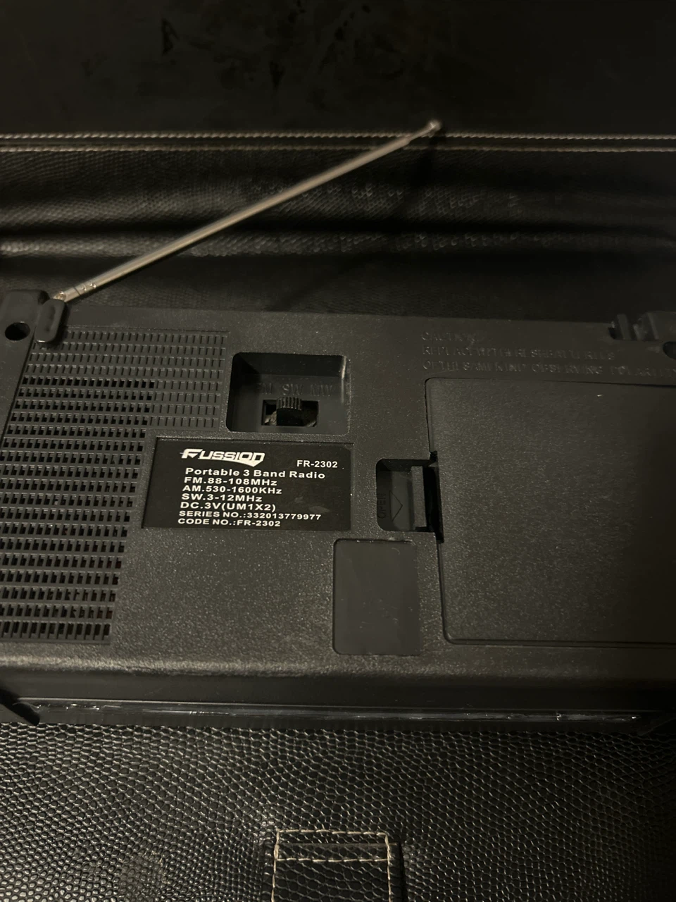 Fusion FR-2302 Portable AM/FM Radio - photo 2