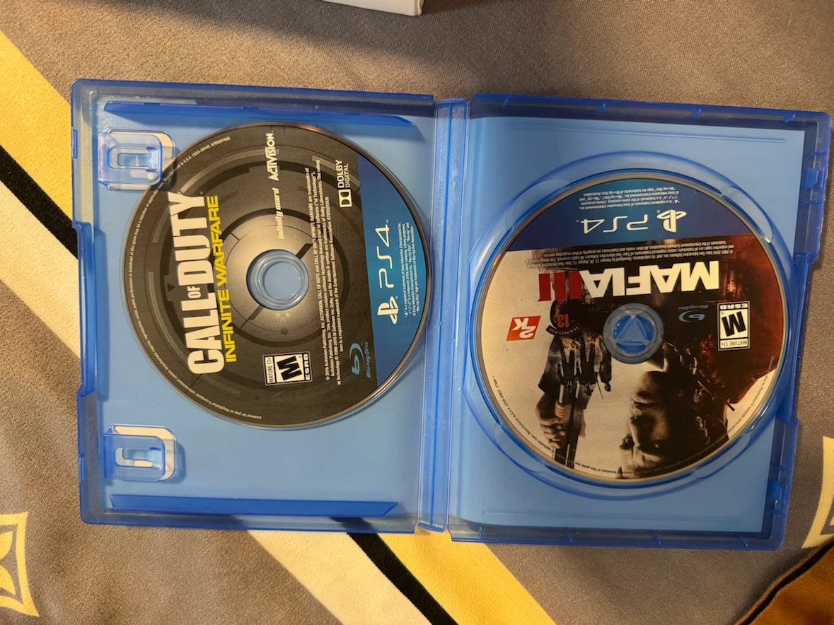 PS4 Controller + 3 Games - photo 2