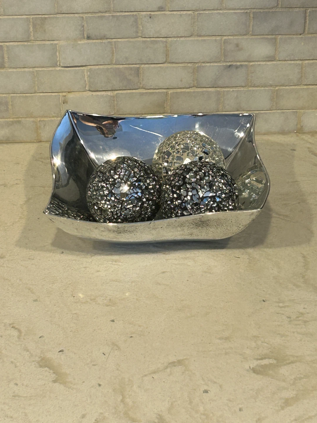 Decorative sparkly orbs in bowl and glass jar - photo 2