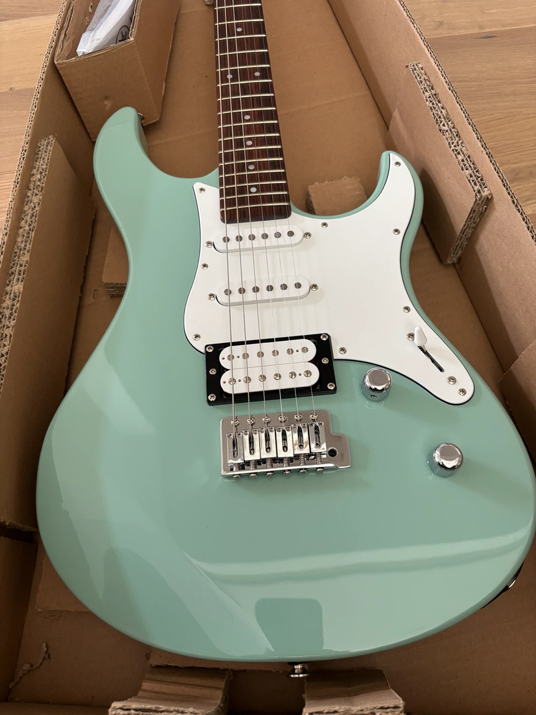 Yamaha PAC112V Electric Guitar - Aqua Blue - photo 3