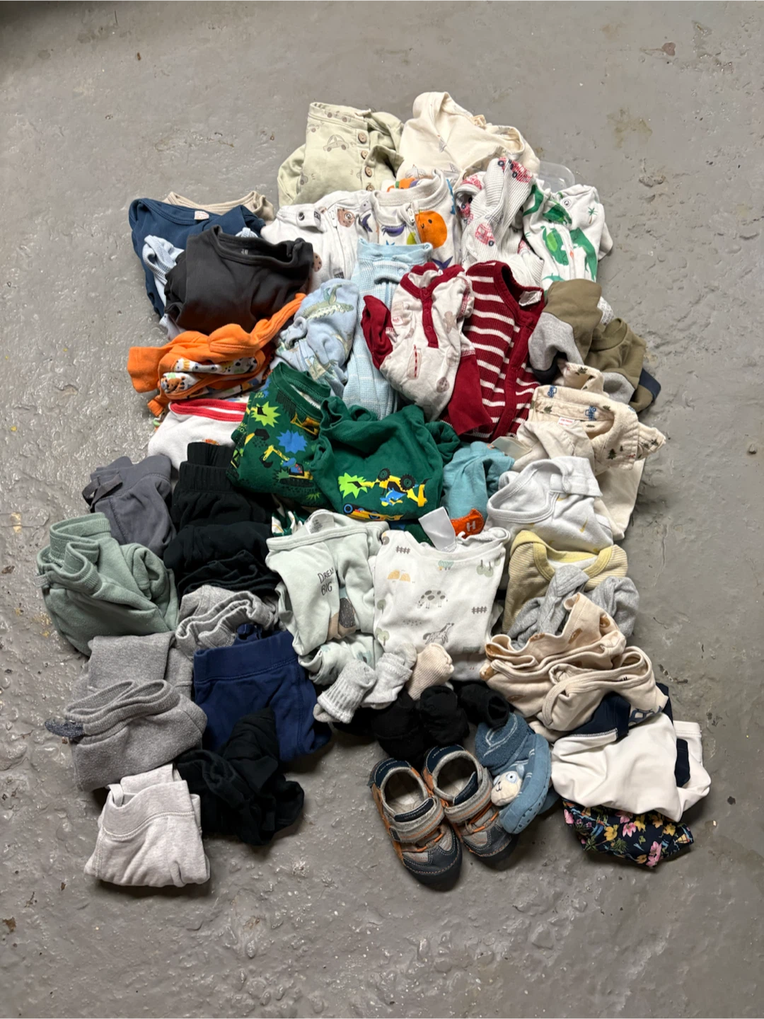 Mixed Baby Clothes Bundle - photo 2