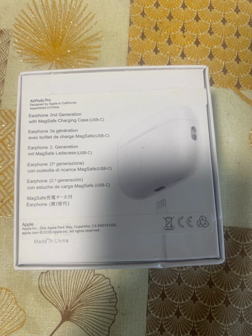 Apple AirPods Pro (2nd Gen) with MagSafe Charging Case - photo 4