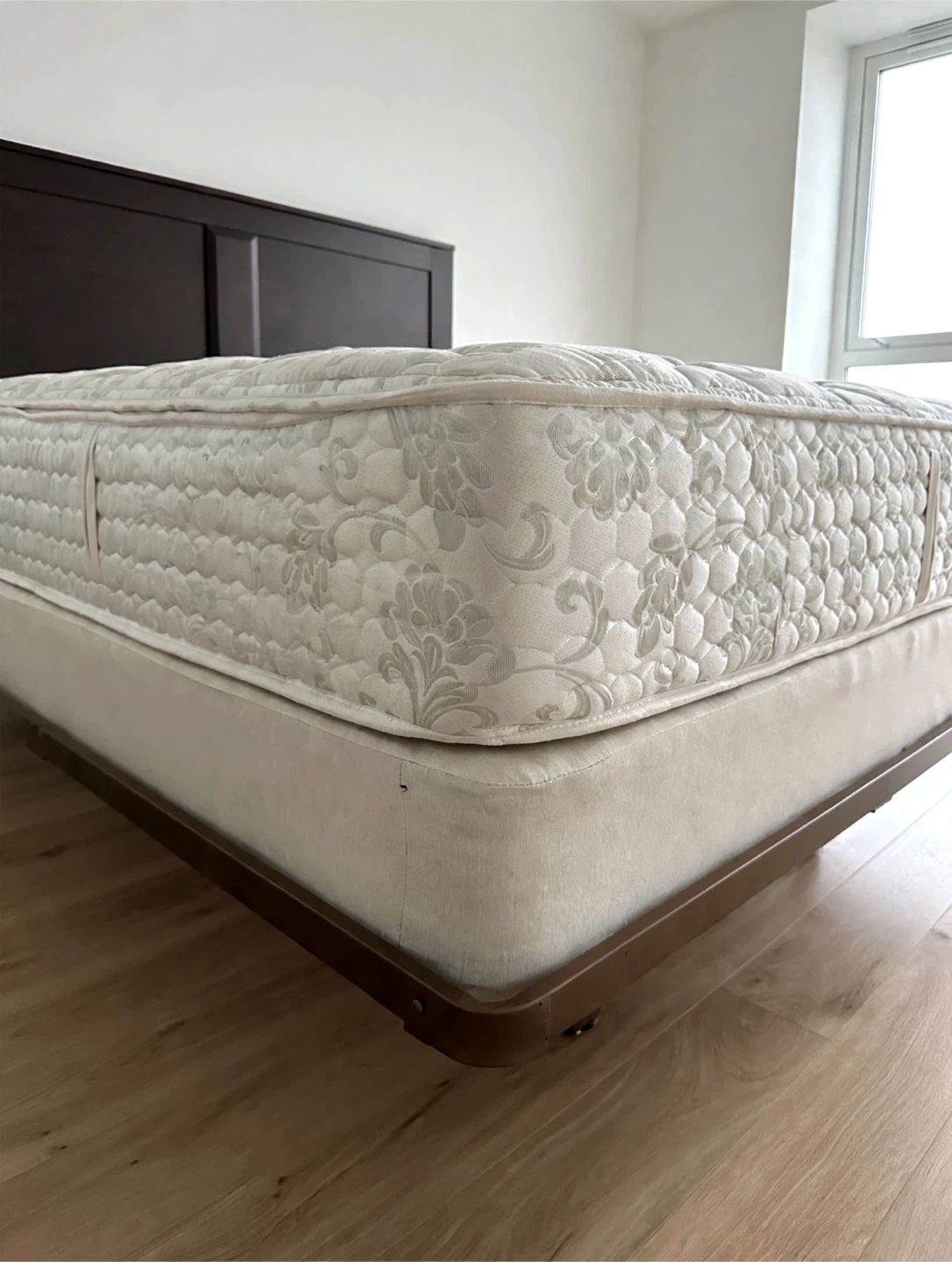 Solid Dark brown Queen Bed Set – Complete with Mattress - photo 3
