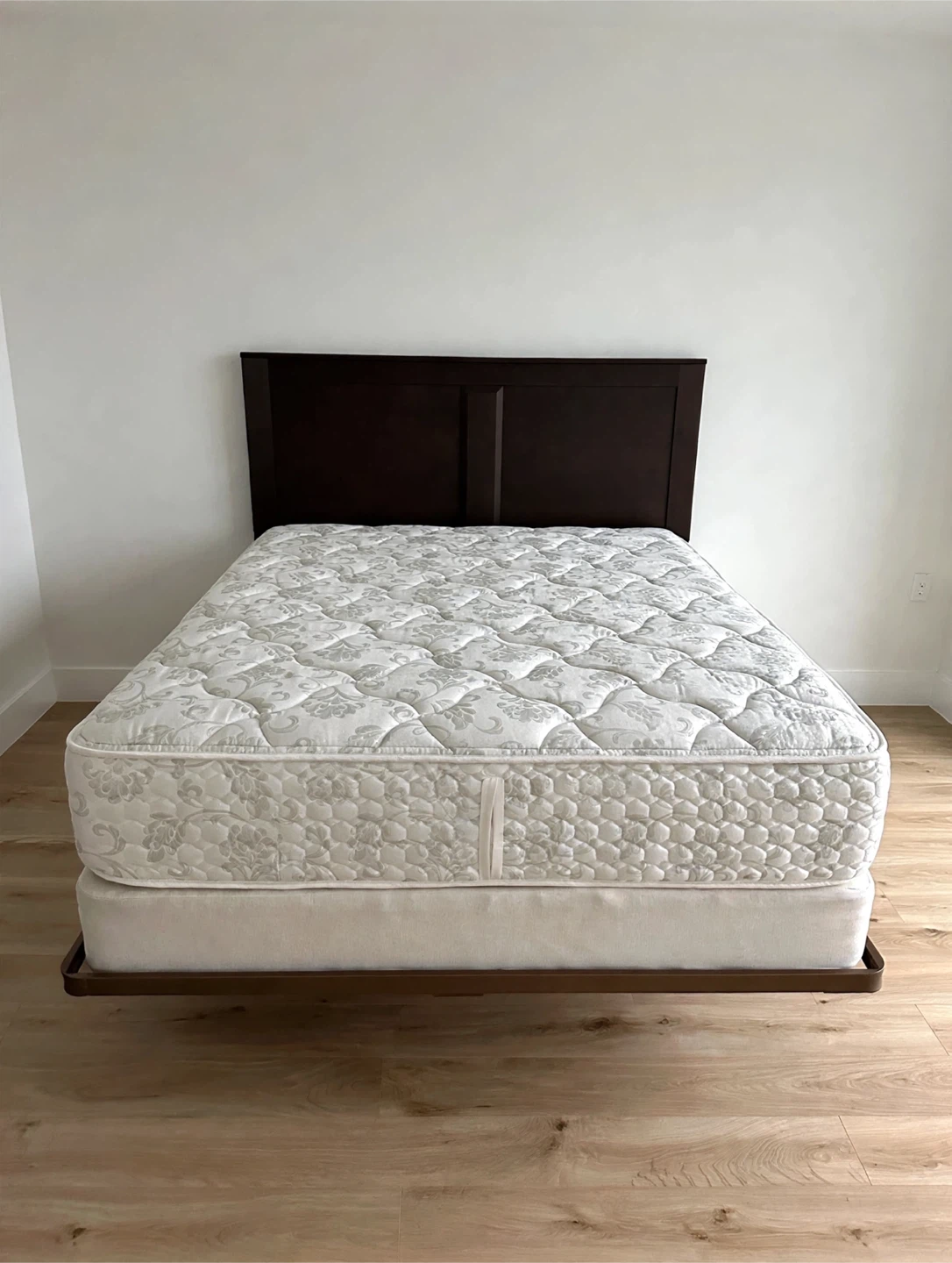 Solid Dark brown Queen Bed Set – Complete with Mattress - photo 4