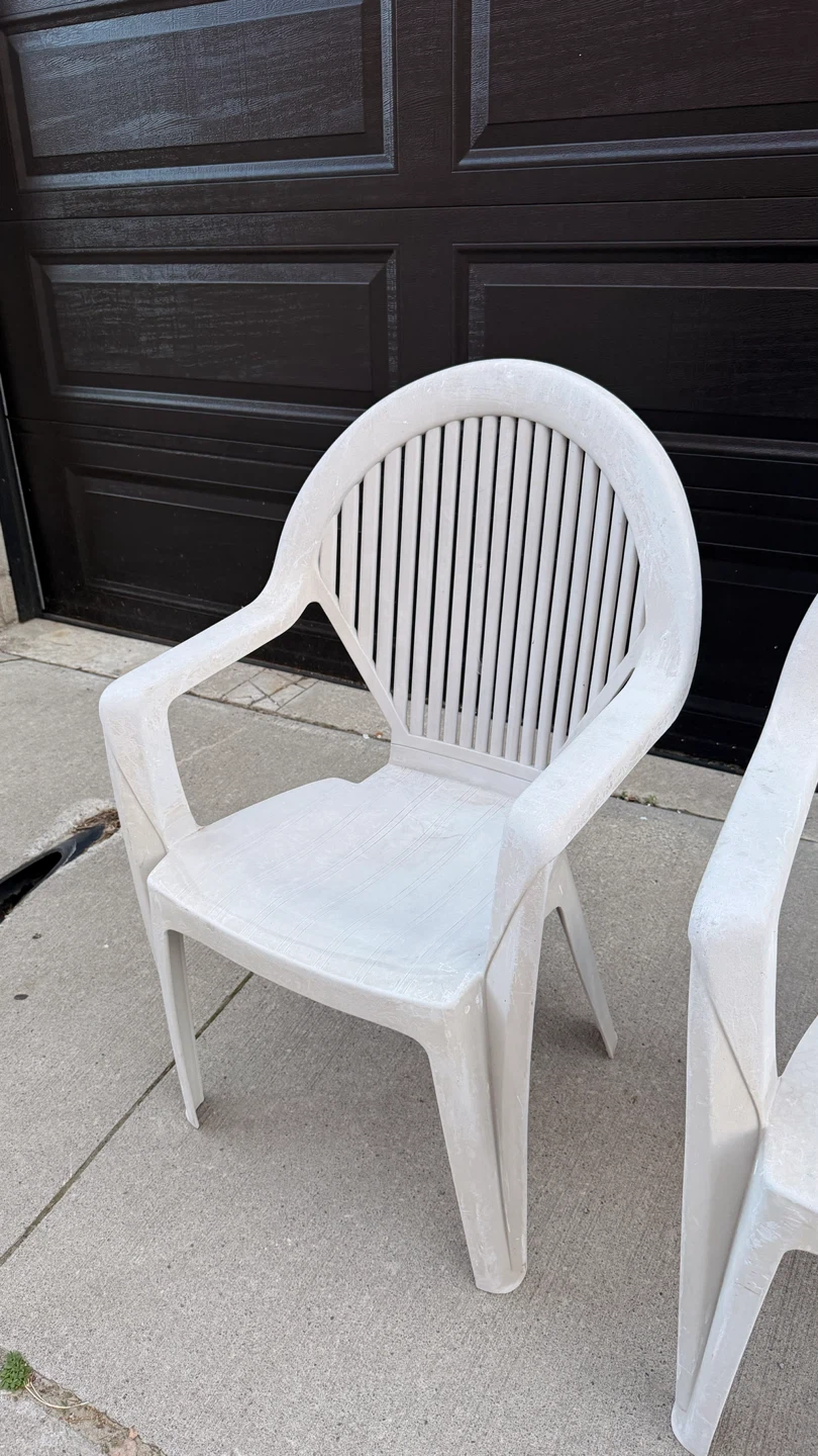 Pair of White Plastic Patio Chairs - photo 3