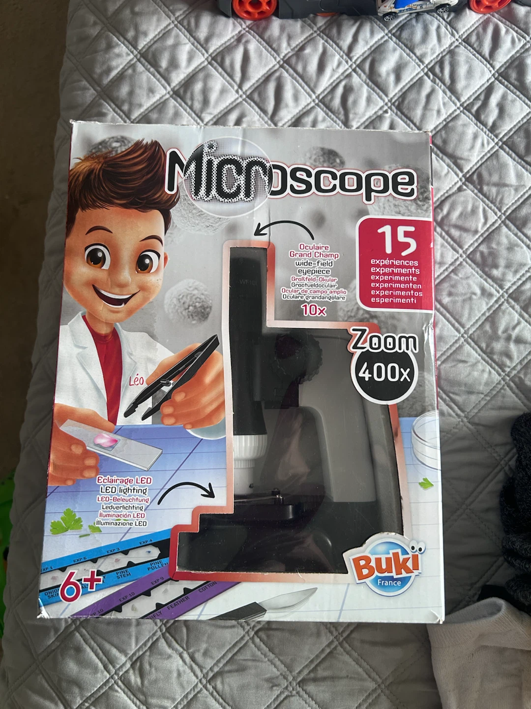 Buki France Microscope with 400x Zoom