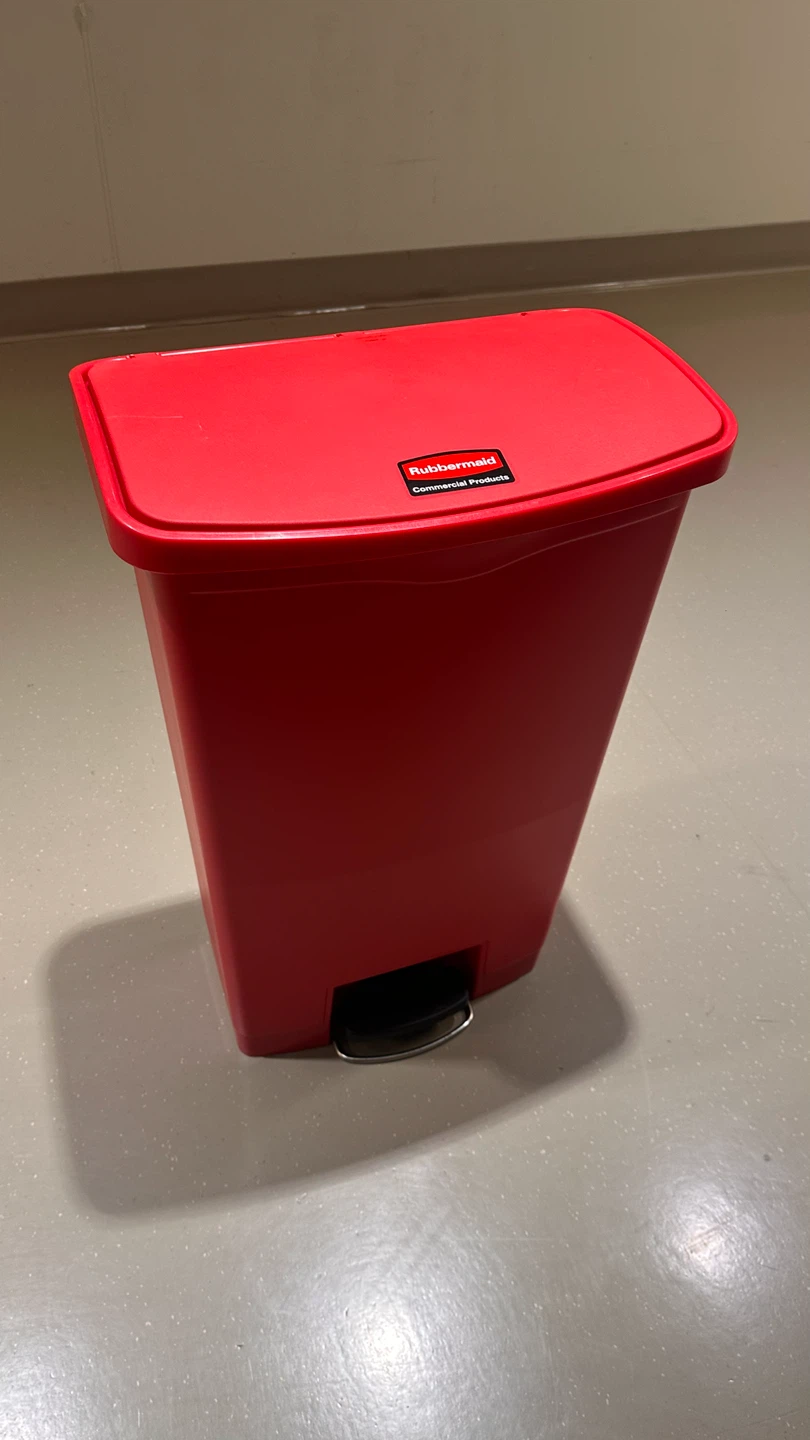 Rubbermaid Slim Jim Red Step-On Trash Can - photo 4