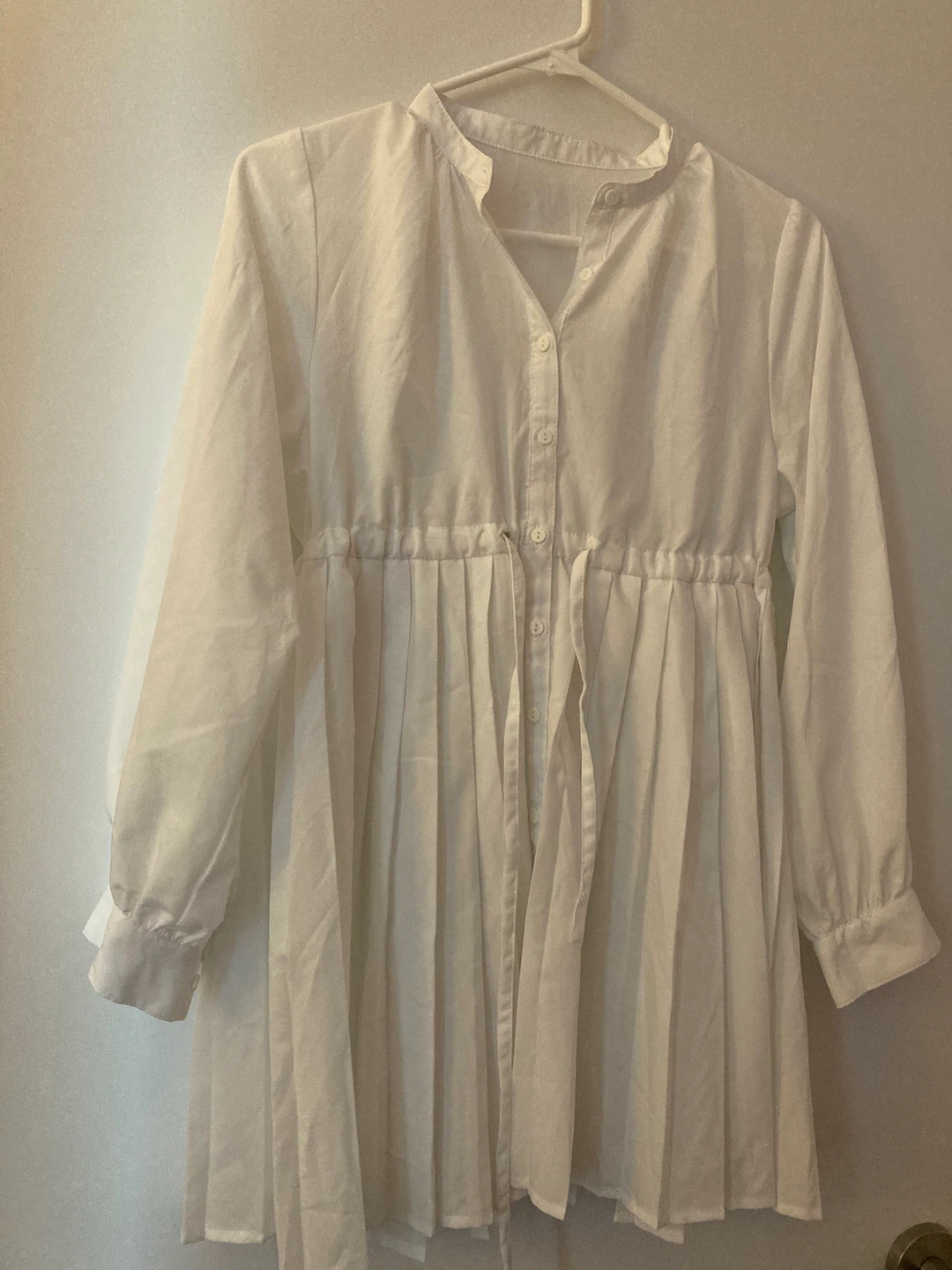 White Button-Up Pleated shirt