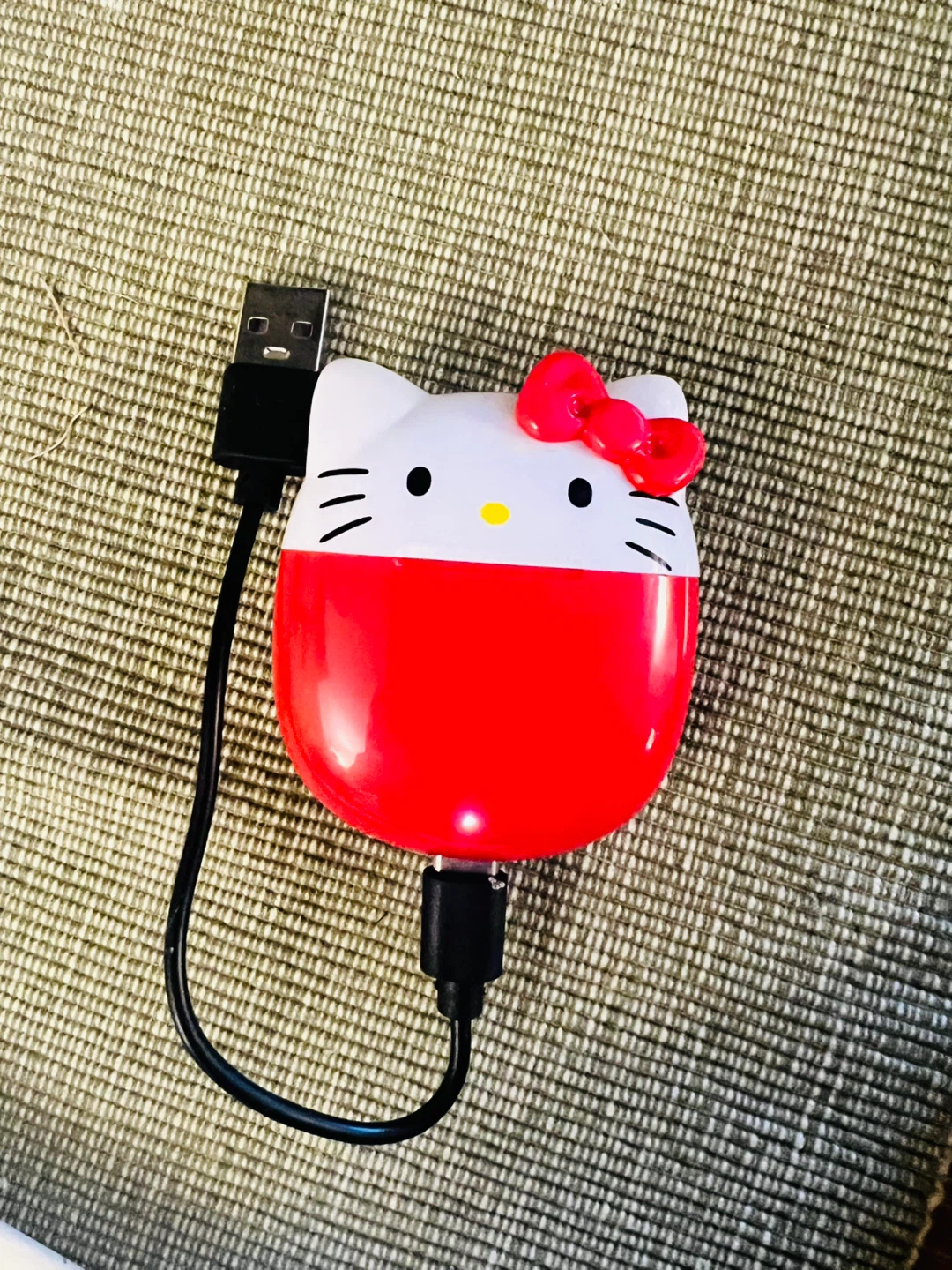 Hello Kitty ear buds - photo 2