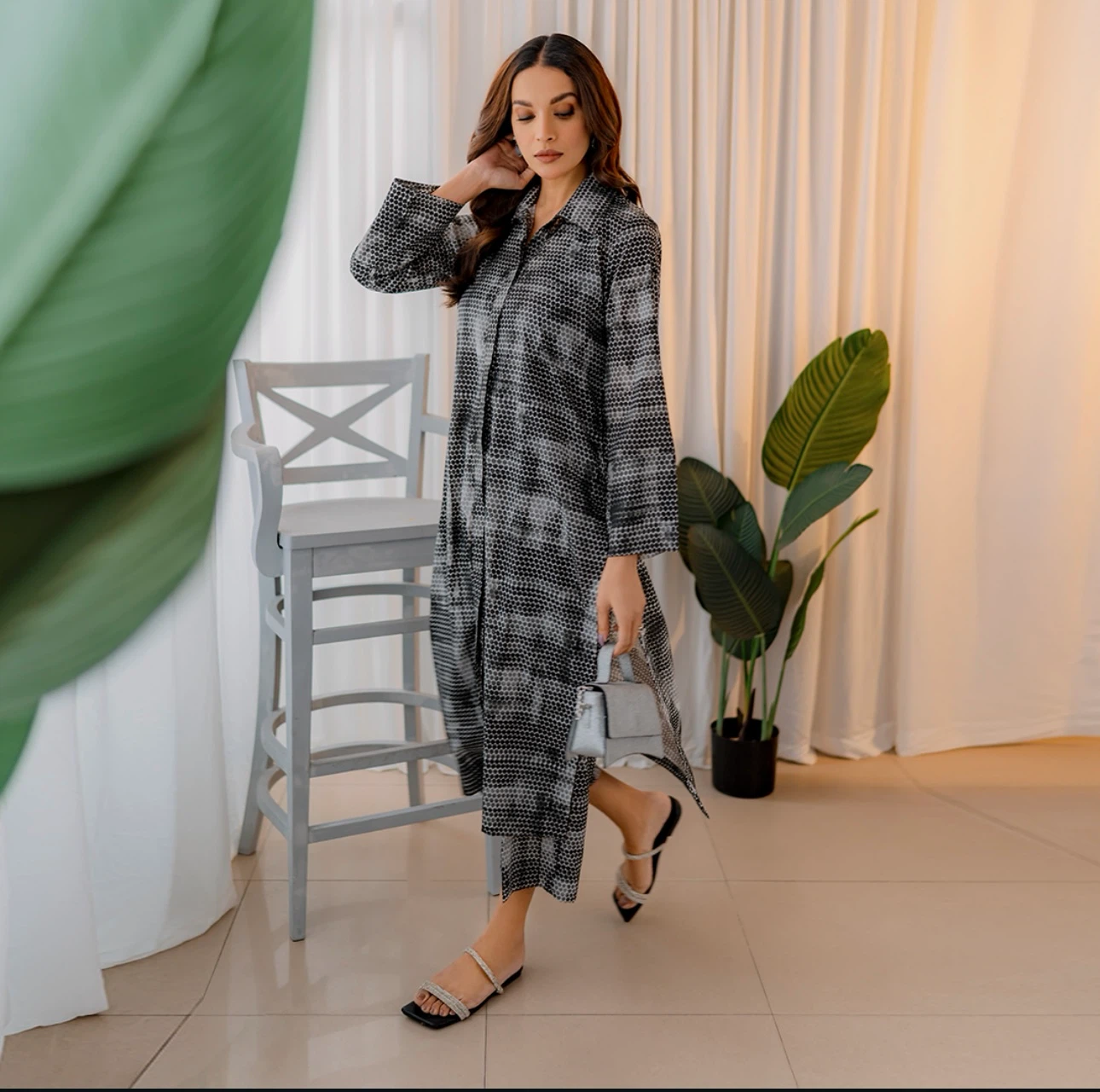 Women's Black & Grey grip silk Printed Button-Up Dress - photo 5