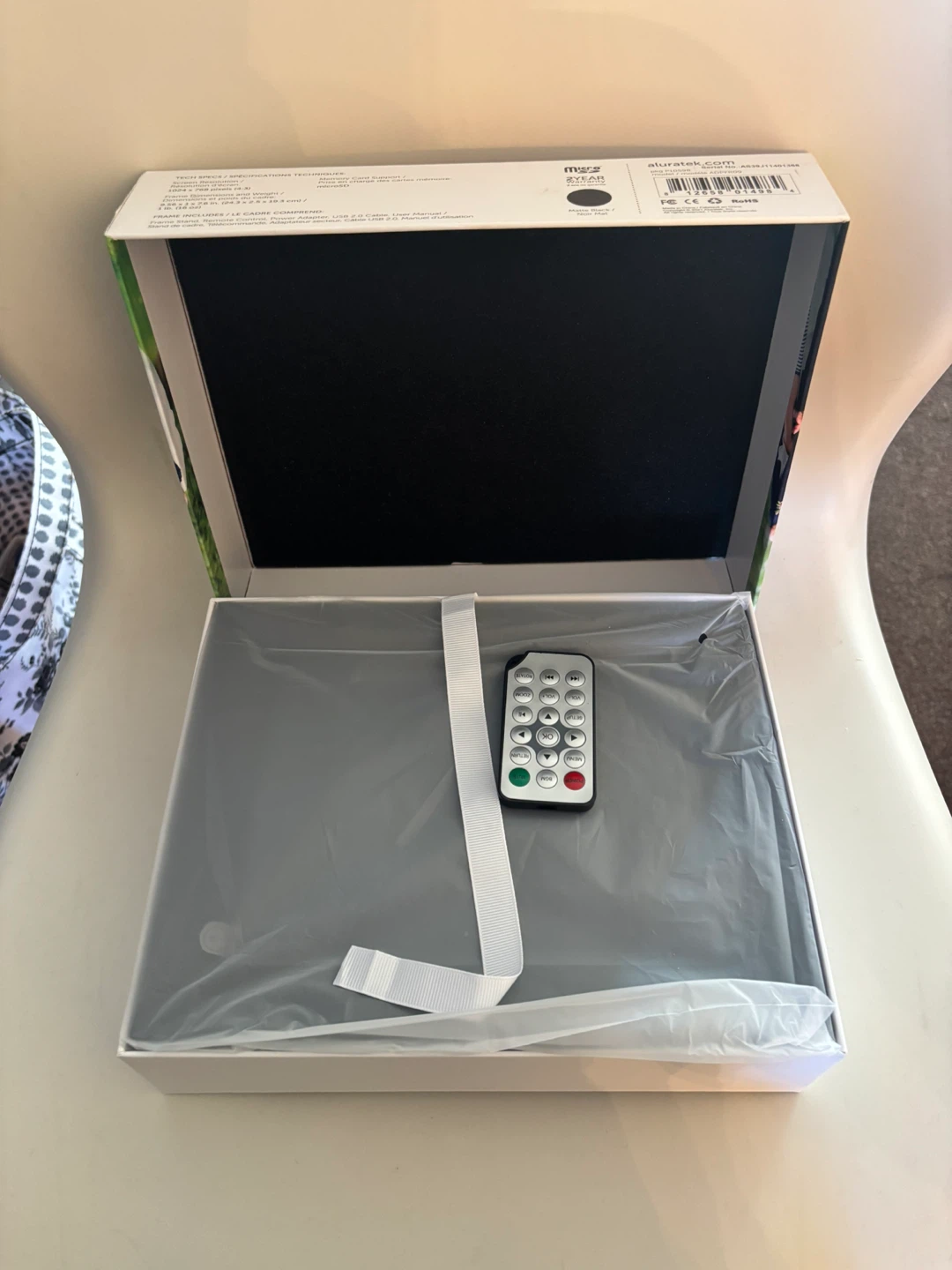 Aluratek 9" Multimedia Digital Photo Frame with Remote - photo 2