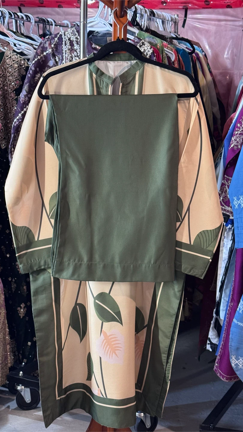 Women's Beige and Green grip silk Floral Kurti with Pants - photo 5