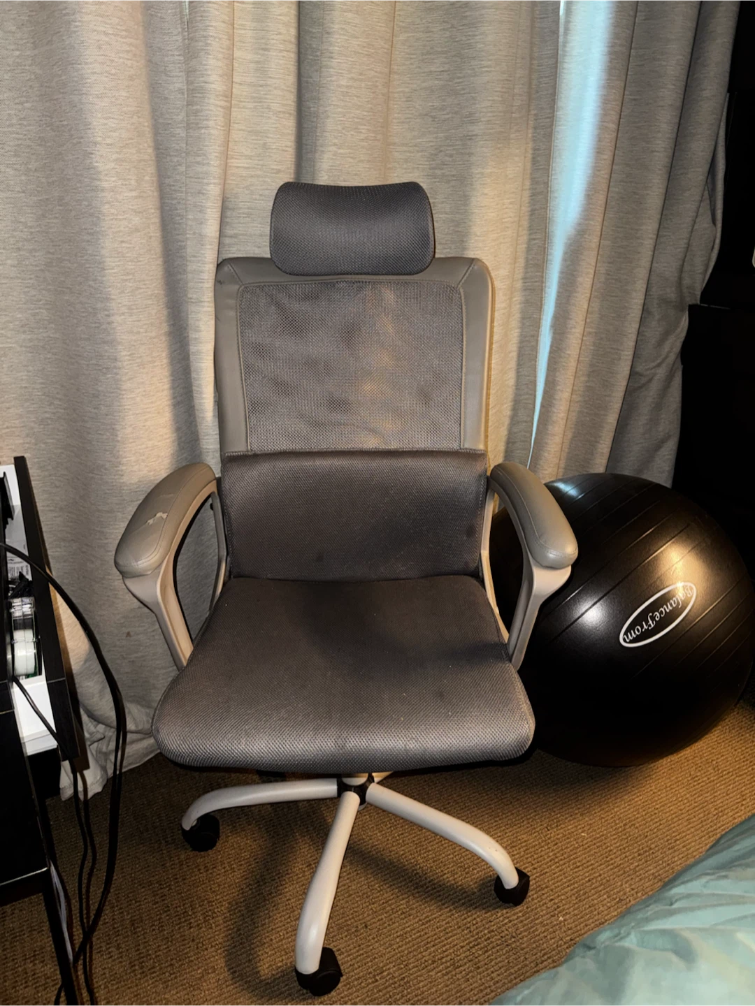 Ergonomic Office Chair with Headrest