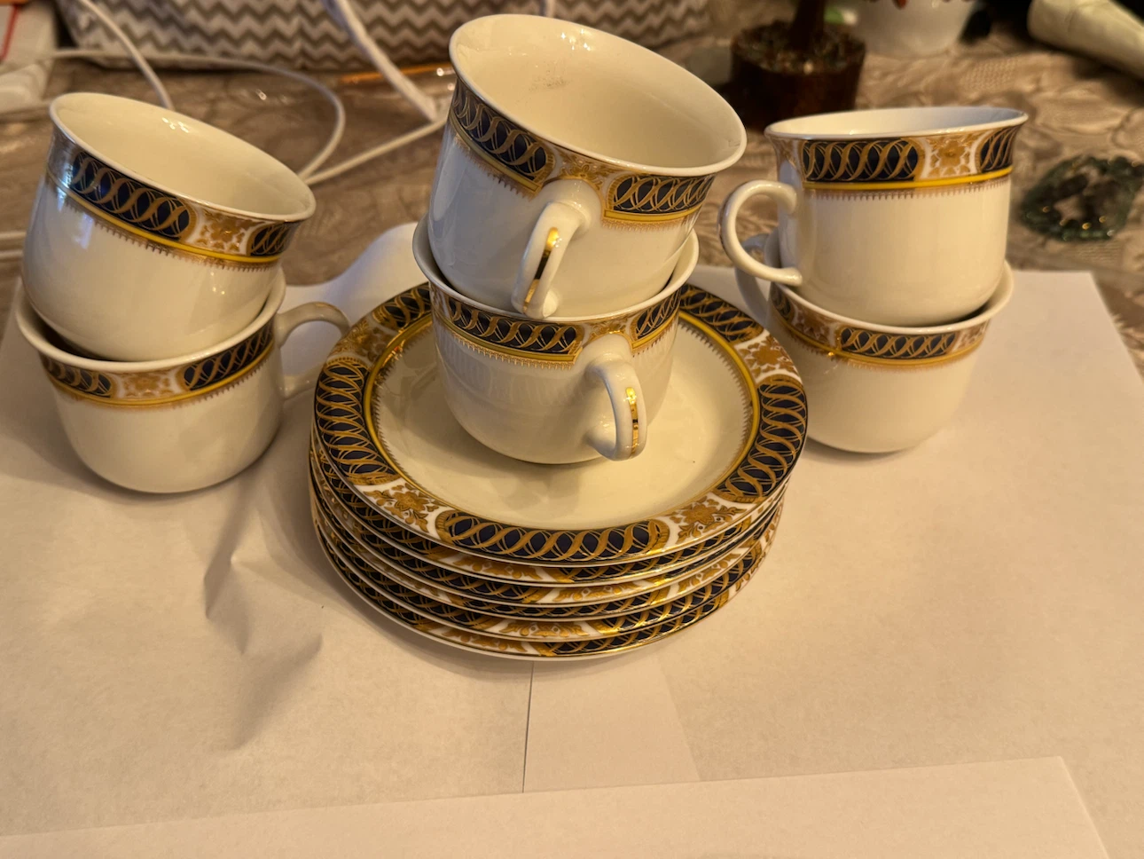 Set of 6 Tea Cups and Saucers