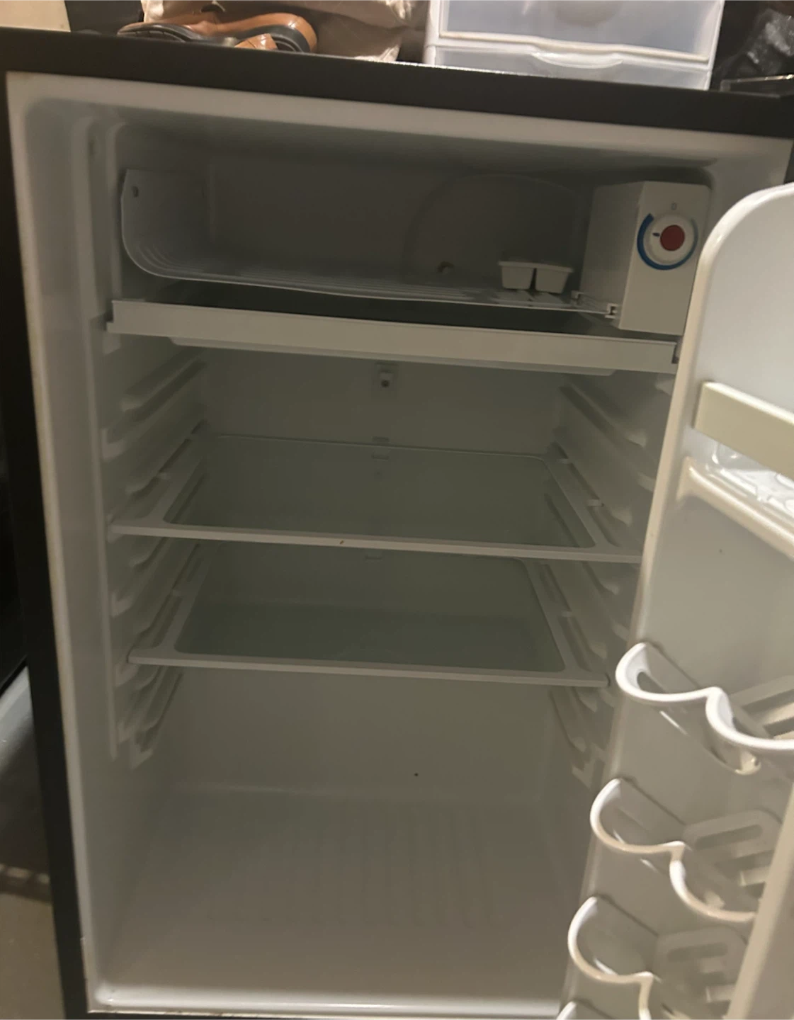 Sunbeam Mini Fridge - photo 2