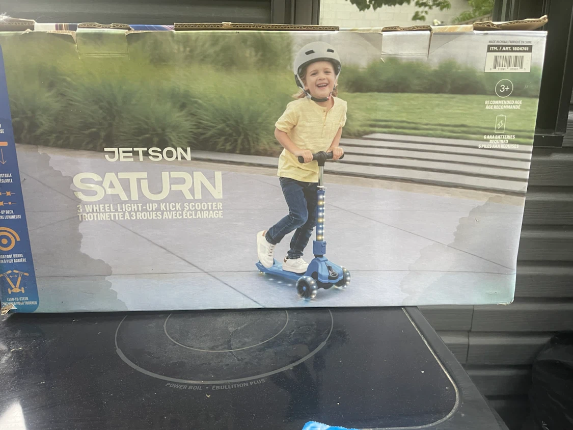 Jetson Saturn 3 Wheel Light-Up Kick Scooter