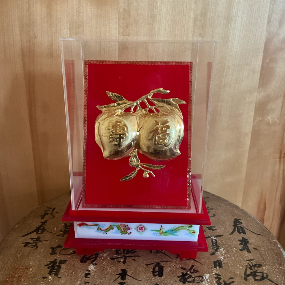24K Gold Foil Longevity Peach Ornament – Gift Case