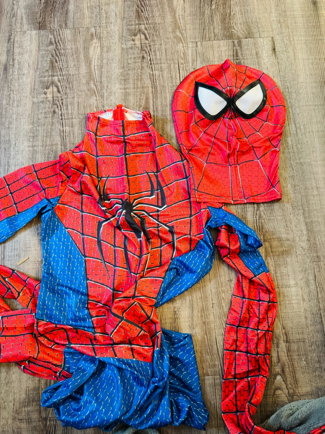 Spider-Man Costume with Mask
