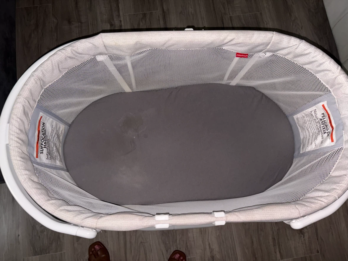 Fisher-Price Bassinet - photo 3