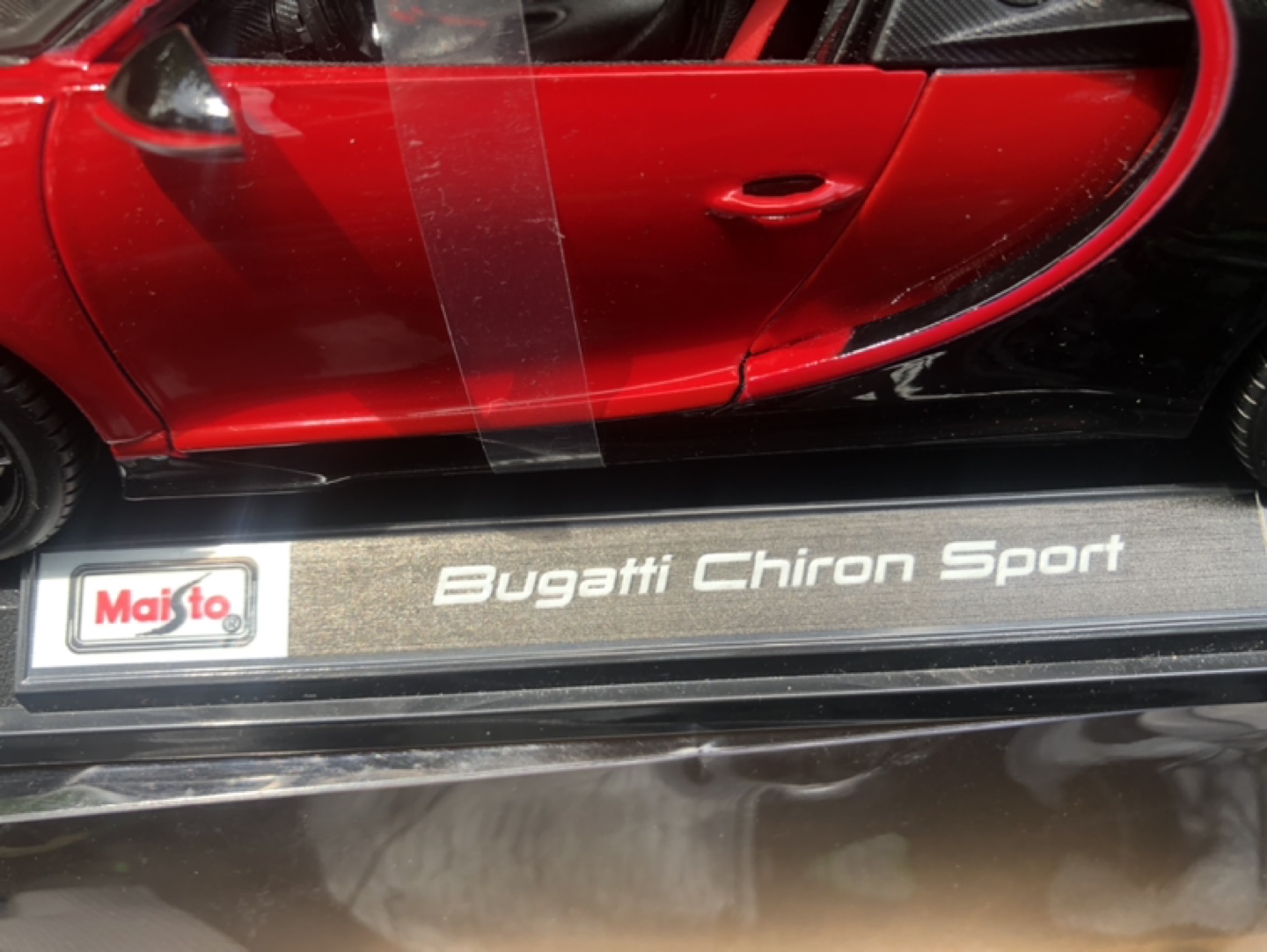 Maisto Bugatti Chiron Sport Diecast Model Car - photo 4